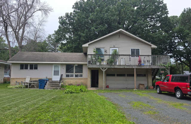 Move-In Ready Gem in the Heart of Forest Lake photos photos