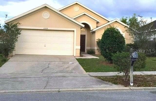 2209 PEBBLEWOOD DRIVE - 2209 Pebblewood Drive, Apopka, FL 32703
