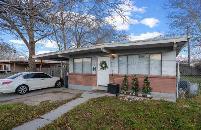 3193 Montclair St - DOWN Gallery 2