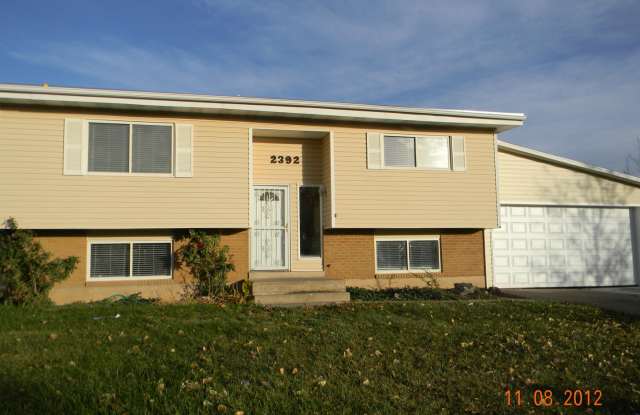 Beautiful Home in Clinton for Rent with Huge Yard - 2392 North 890 West, Clinton, UT 84015