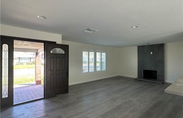 5290 Yorkshire Drive Gallery 4