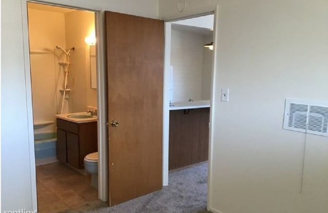 1424 Mchenry St - 1424 Mchenry Street, Baltimore, MD 21223