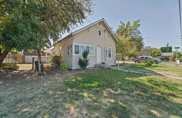3 bed 1 bath WATER/SEWAR/GAS AND GARBAGE INCLUDED Gallery 3