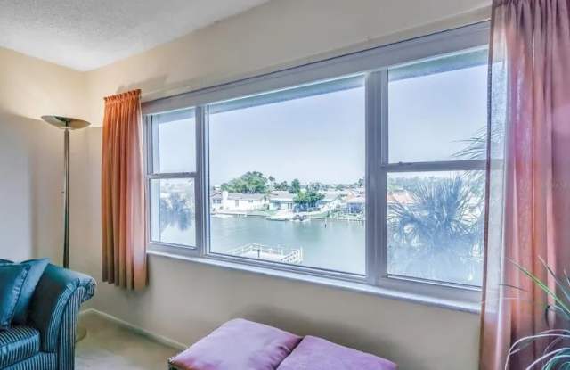 4725 Cove Cir Gallery 2