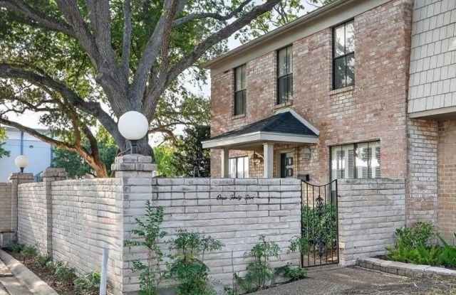 145 Lake Shore Drive - 145 Lake Shore Drive, Corpus Christi, TX 78413