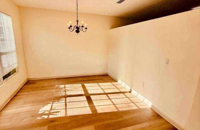3 Bed 2 Bath Home in Port Malabar Gallery 4