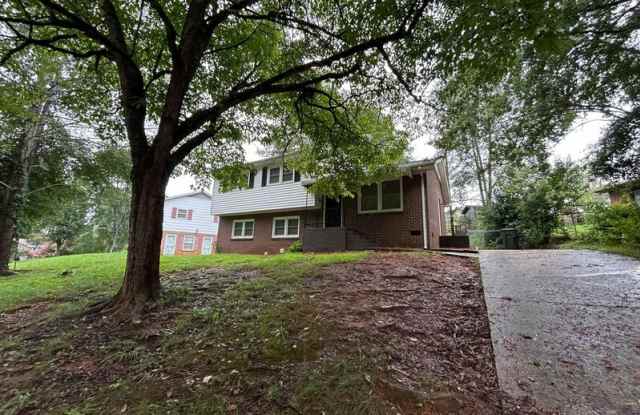 967 Canterbury Ct - 967 Canterbury Court, Gastonia, NC 28052
