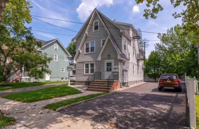 11 Evergreen Ave Gallery 1