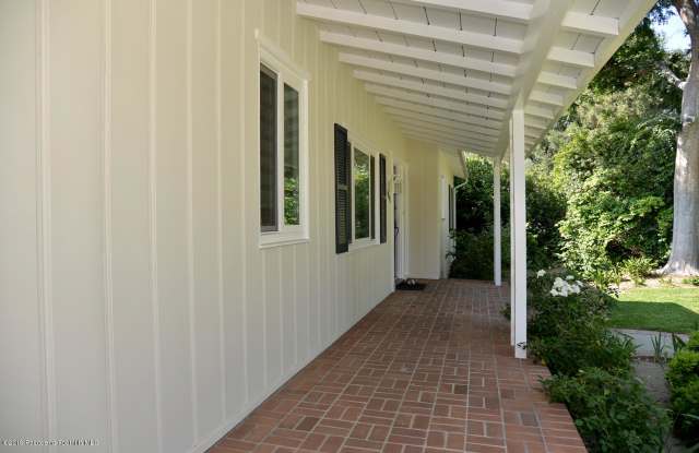 4441 Oakwood Avenue Gallery 3