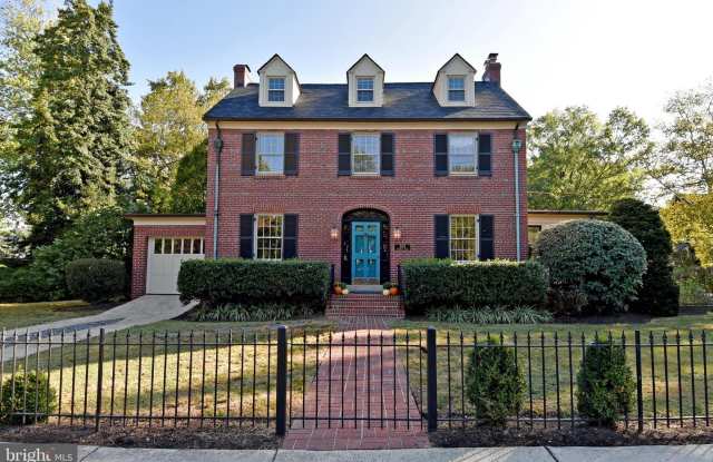 501 RUSSELL RD - 501 Russell Road, Alexandria, VA 22301