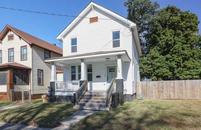 Central Portsmouth Comfort Meets Contemporary Style | Light-Filled Living at 1914 King St photos photos