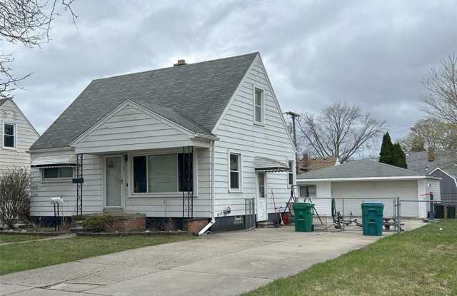3 bedroom, 1 bath, located in Garden City, large garage, basement photos photos