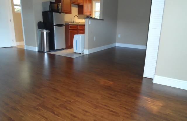 230 N Tropical Trail Gallery 4
