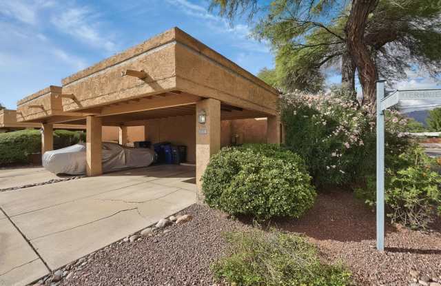 2 Bed, 2 Bath Winterhaven Home with Fenced Yard & 2-Car Covered Parking | Central Tucson Gallery 4