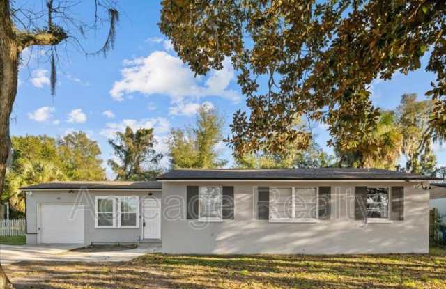 884 Kennard St photos photos