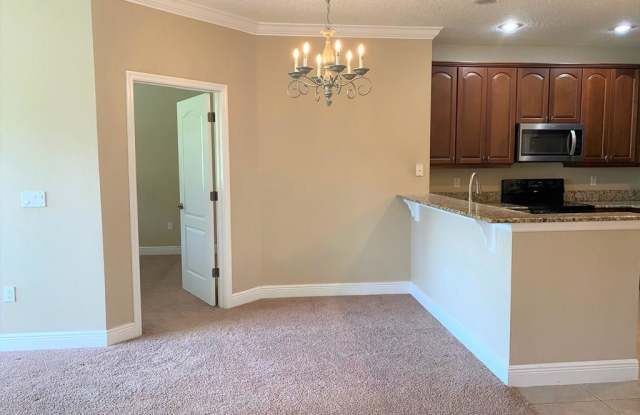 200 S Riverview Bend Gallery 3