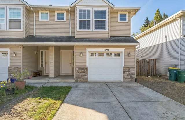 Welcome to this charming 3-bedroom, 3-bathroom home in Forest Grove! photos photos