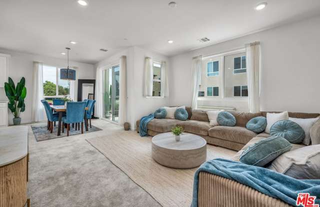 9431 Sepulveda Blvd photos photos