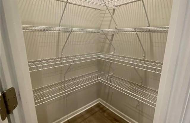1329 Rosemary Lane Gallery 4