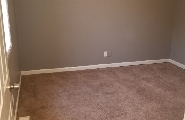 2343 Russell Blvd Gallery 3