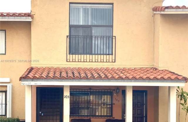 2740 W 62nd St photos photos