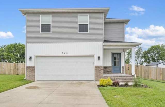 Beautiful 4 Bedroom | 3 Bathroom | 2 Car Garage | Fully Fenced Backyard | Republic Schools! - 523 Abigail Ave., Republic, MO 65738