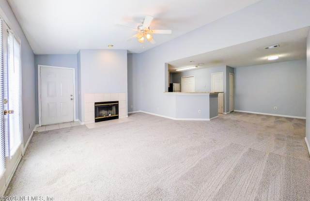 13715 RICHMOND PARK Drive N Gallery 3