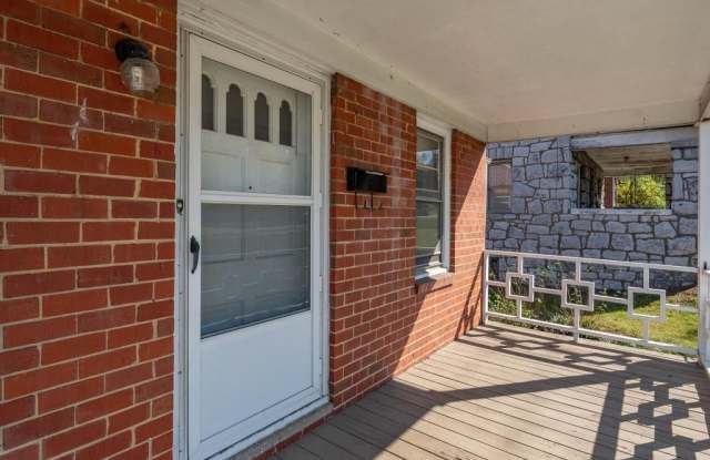 2425 Fort Henry Drive Gallery 4