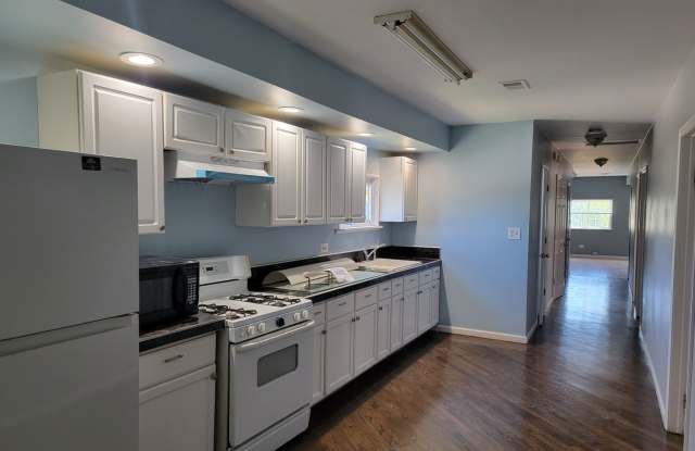 Charming 3BR Duplex in Harvey Gallery 4