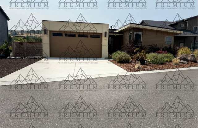 3 BED 2 BATH FULLY FURNISHED HOME!!! photos photos