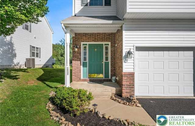 1537 Crest Park Court Gallery 3