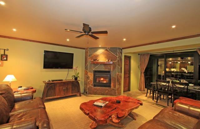 826 Lakeview Boulevard - 826 Lakeview Boulevard, Mammoth Lakes, CA 93546