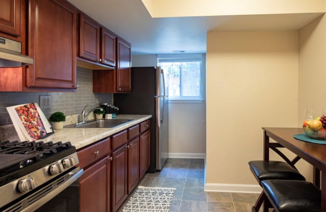 Pembroke Town Center Apartments Gallery 2