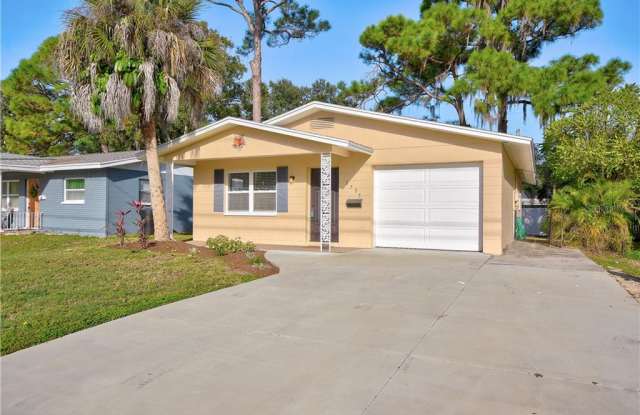 1735 SHORE ACRES BOULEVARD NE Gallery 3