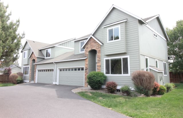 2524 SW Cascade Mountain Ln - 2524 Southwest Cascade Mountain Lane, Redmond, OR 97756