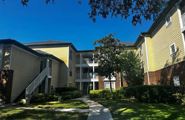 Gated Community - Ground floor 2/2 at Landings of Tampa! AVAILABLE JULY 10th! photos photos