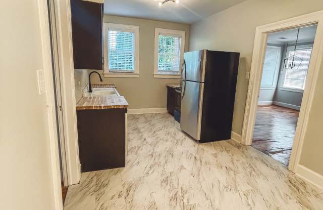 1219 Eberhart Avenue - 2 Gallery 4