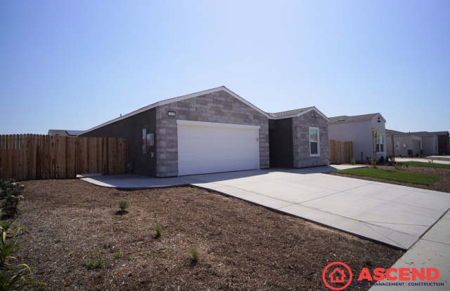 Stunning 3 Bedroom Home Near Liberty Highschool! photos photos