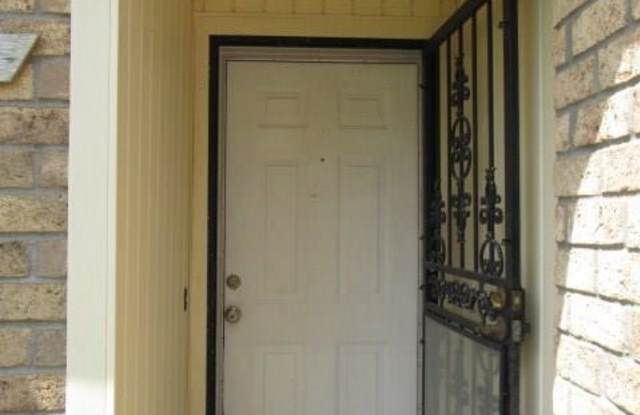 813 Saint Anthony Pl Gallery 2