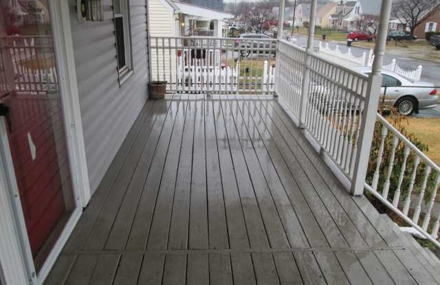 Charming Three-Bedroom Cape Cod-Style Dundalk Home w/ Porch! Gallery 3