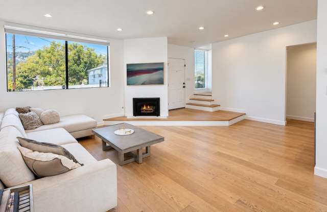 1227 North Brand Boulevard Gallery 1