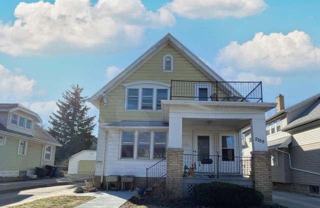 2259 N 72nd St photos photos