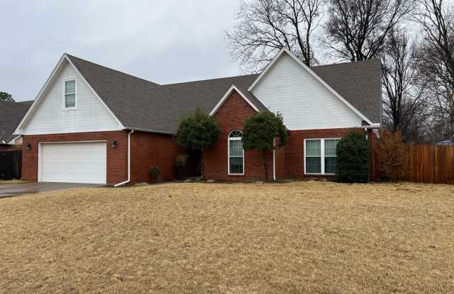 4 Bedroom 2 bath Gallery 1