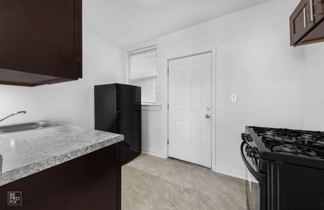 7657 S East End Avenue Gallery 3