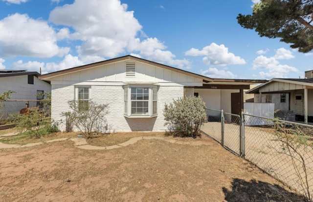 3016 W 4th St Gallery 1