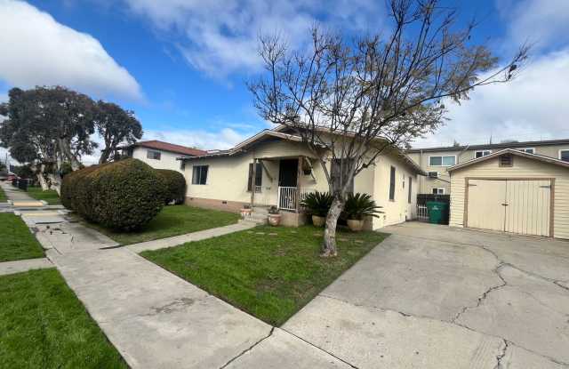 3 Bedroom, 2 Bathroom Home in Normal Heights photos photos