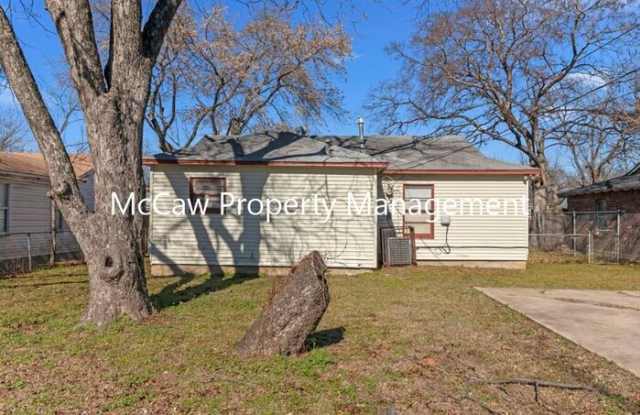7722 Maxwell Avenue Gallery 4