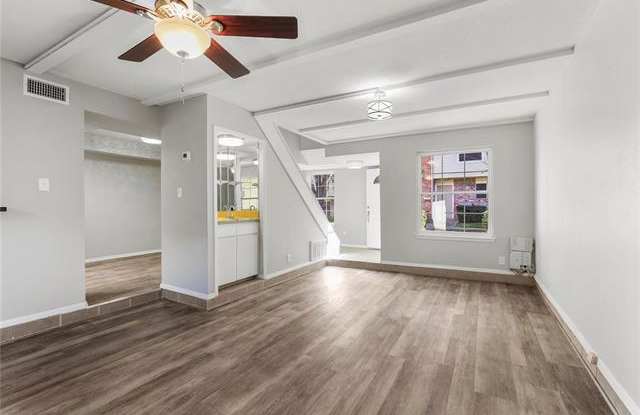 1981 Shorewood Drive Gallery 4