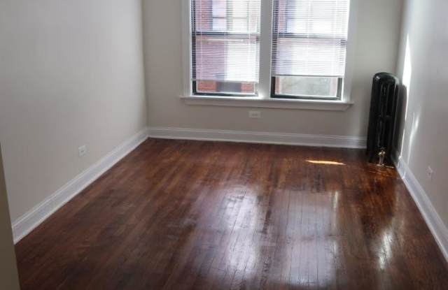 1700-1710 W Albion Gallery 3