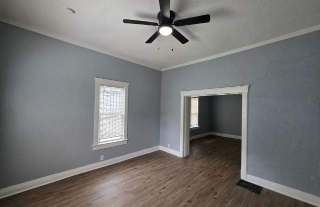 Comfortable 3-Bedroom Home with Private Upstairs Suite Gallery 3